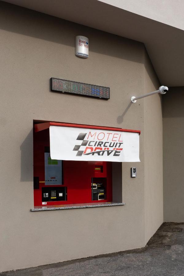 Motel Circuit Drive Cingia De' Botti Ngoại thất bức ảnh